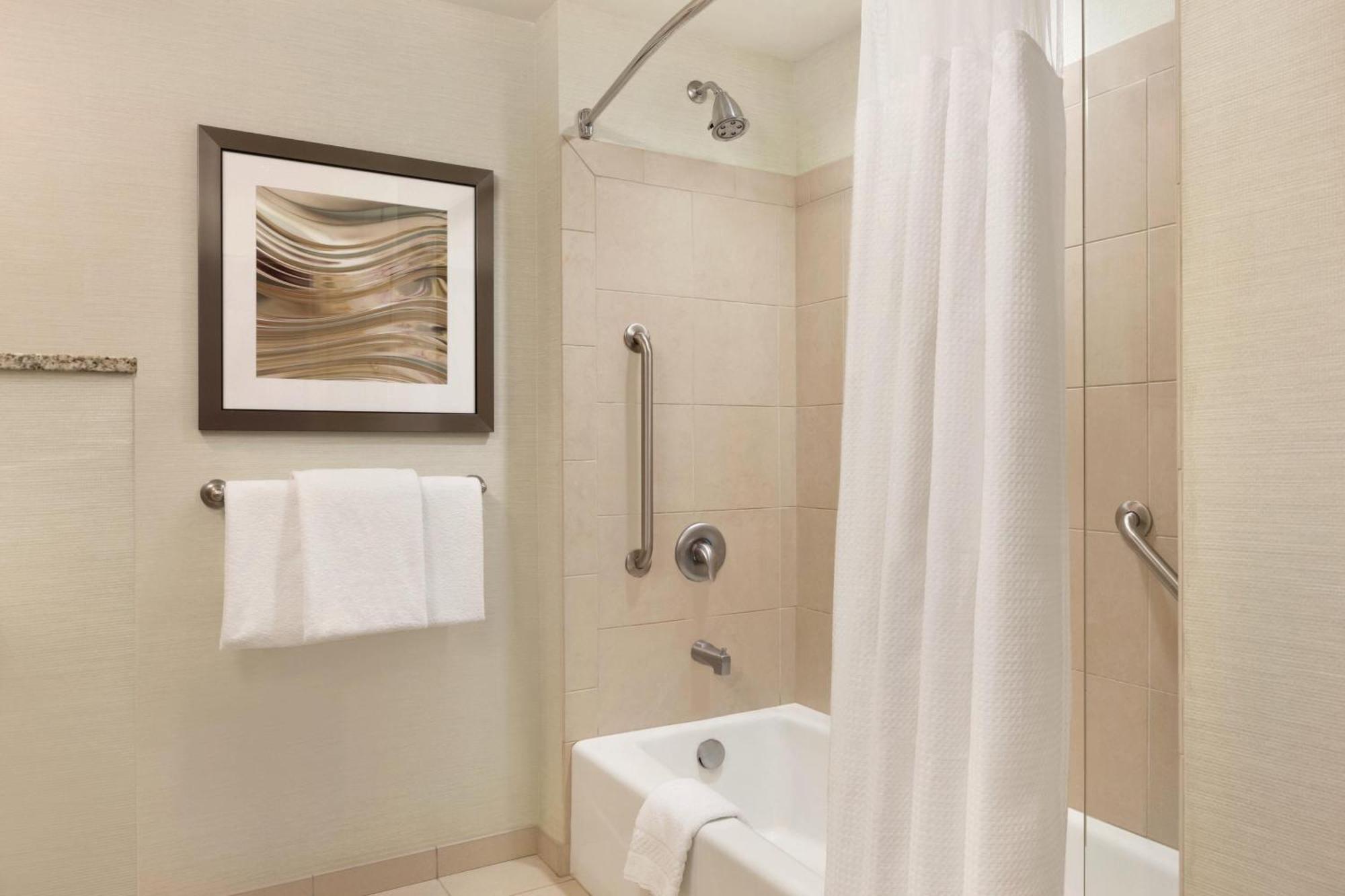 Courtyard Charlotte Airport North Hotel Екстериор снимка