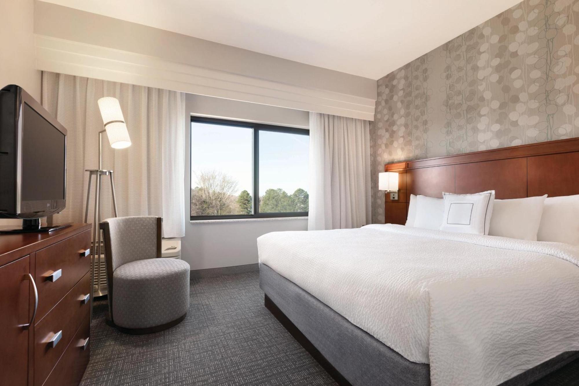 Courtyard Charlotte Airport North Hotel Екстериор снимка