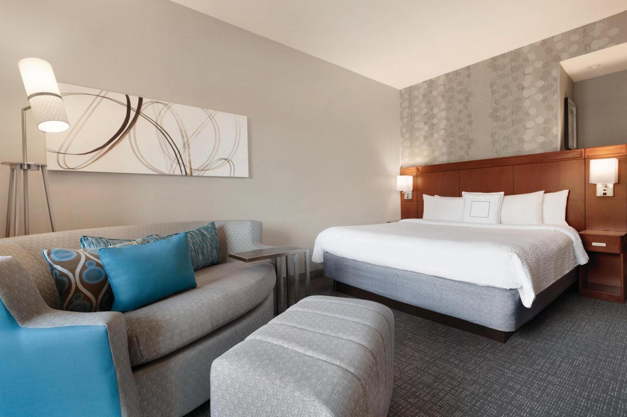 Courtyard Charlotte Airport North Hotel Екстериор снимка