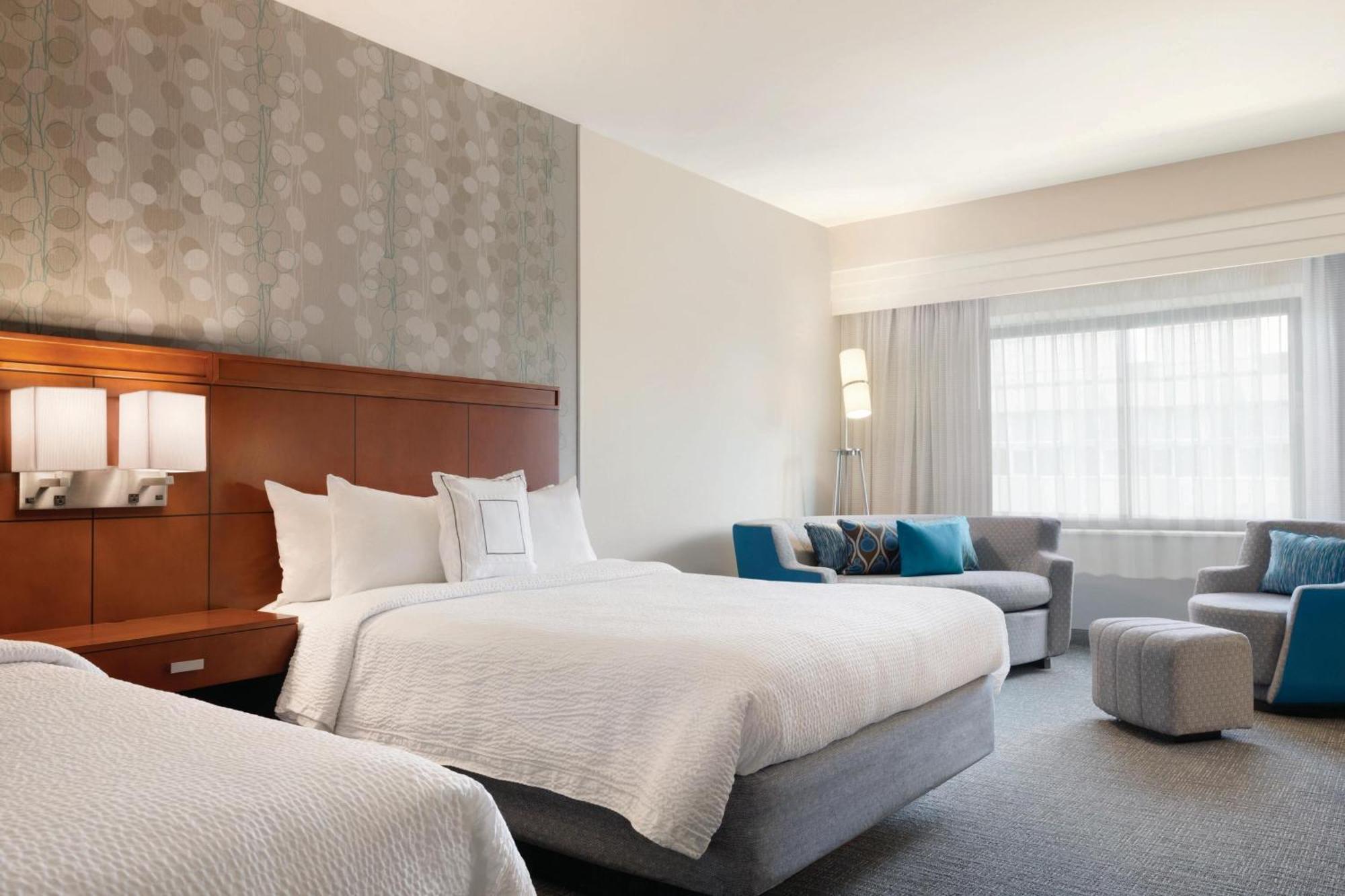 Courtyard Charlotte Airport North Hotel Екстериор снимка