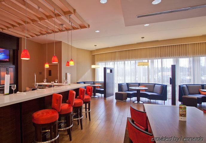Courtyard Charlotte Airport North Hotel Ресторант снимка