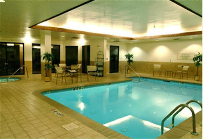 Courtyard Charlotte Airport North Hotel Екстериор снимка