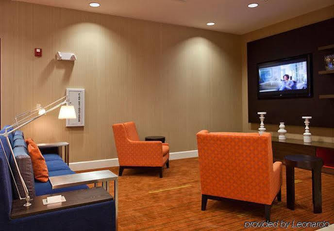 Courtyard Charlotte Airport North Hotel Екстериор снимка