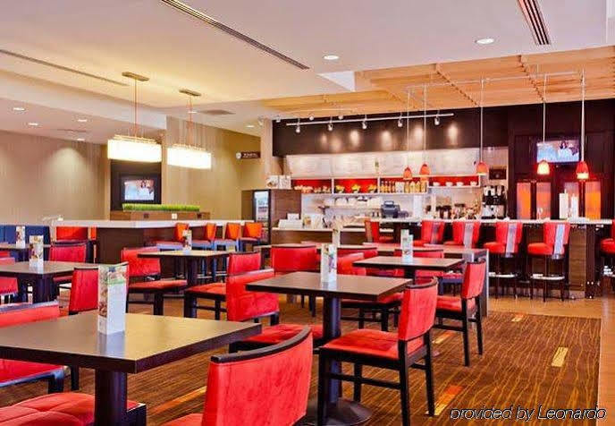 Courtyard Charlotte Airport North Hotel Екстериор снимка