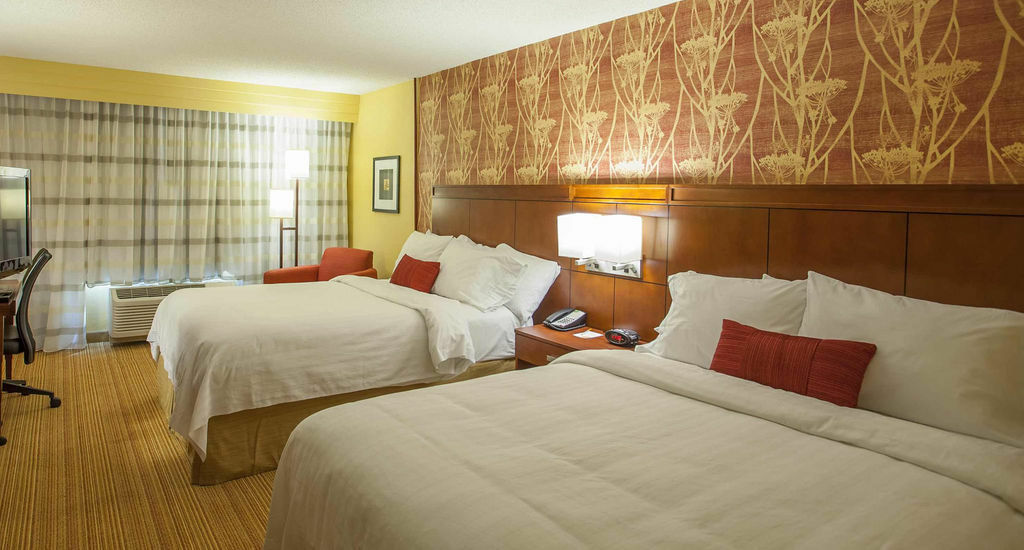 Courtyard Charlotte Airport North Hotel Екстериор снимка
